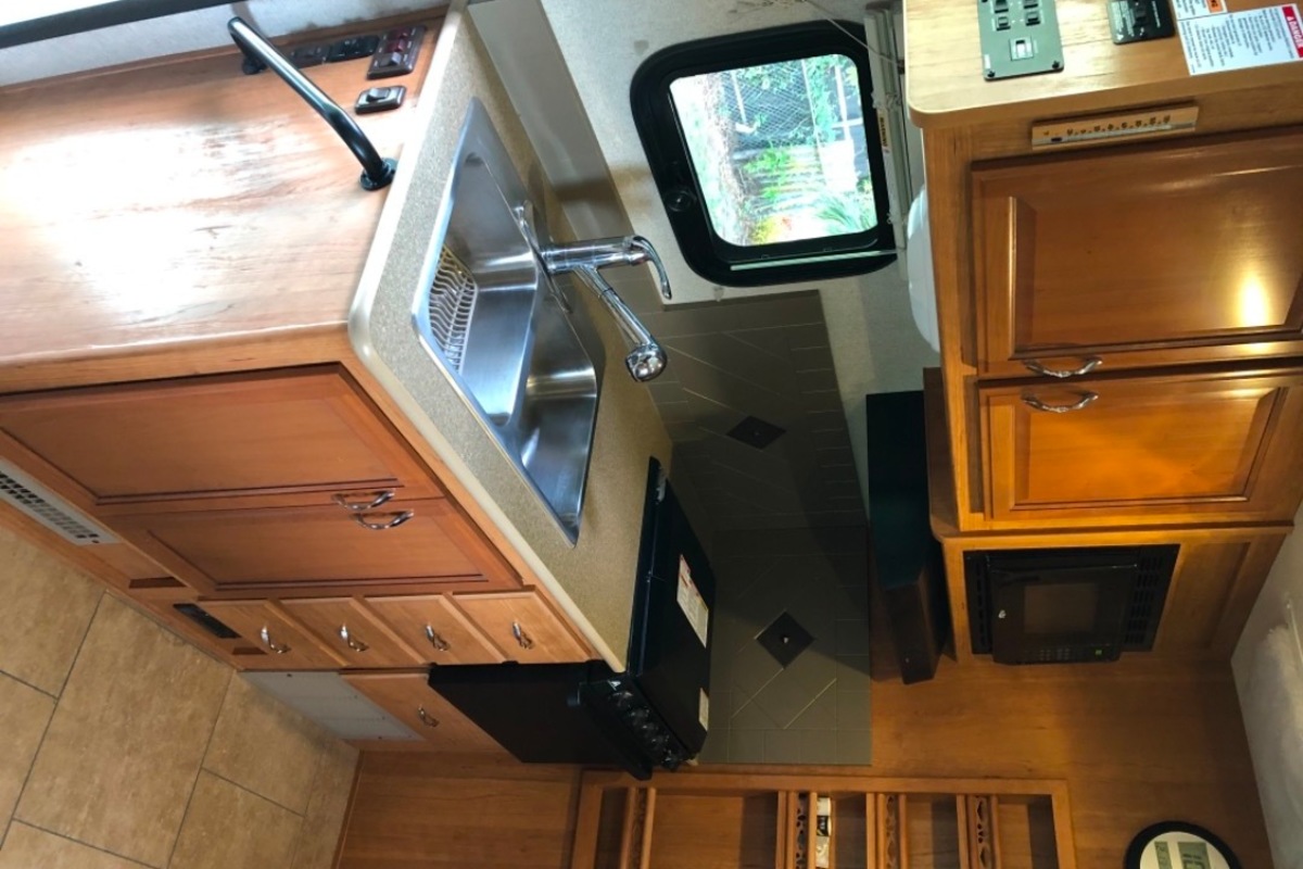 2016 Fleetwood Storm 28MS, 13