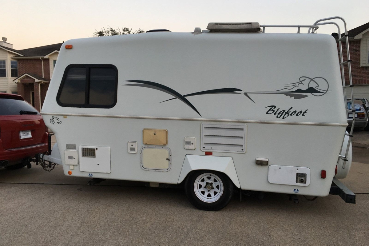 2001 Bigfoot 15B17CB, 2
