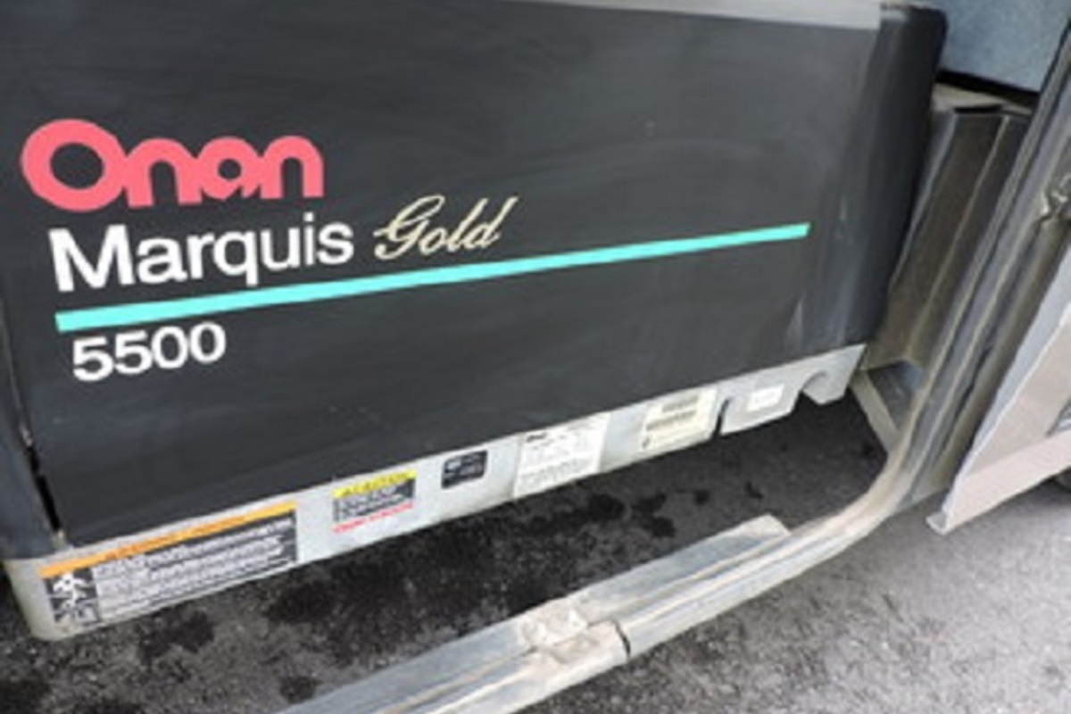 2006 Coachmen Epic 3480 DS, 10