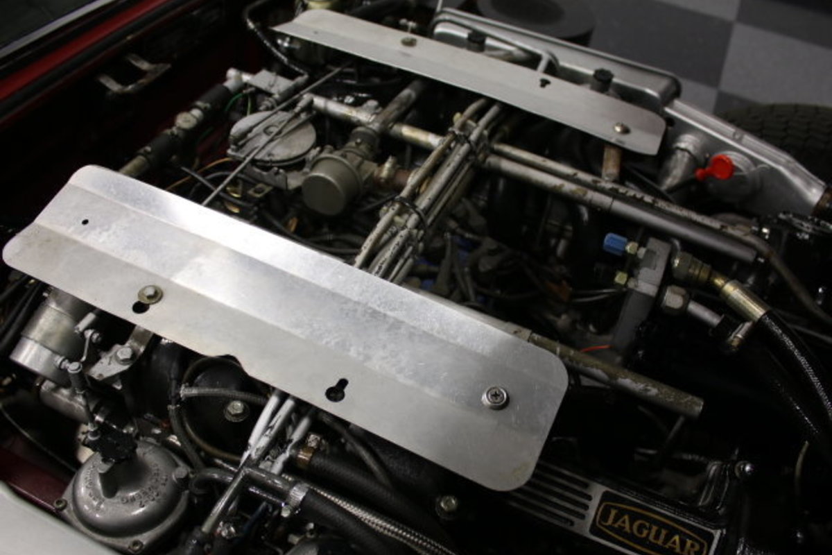 1974 Jaguar XKE, 3