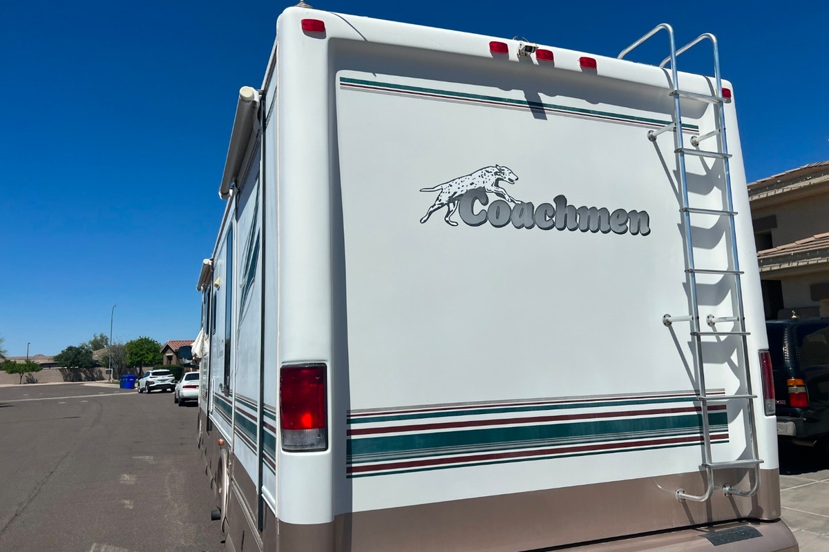 1999 Coachmen Santara, 9
