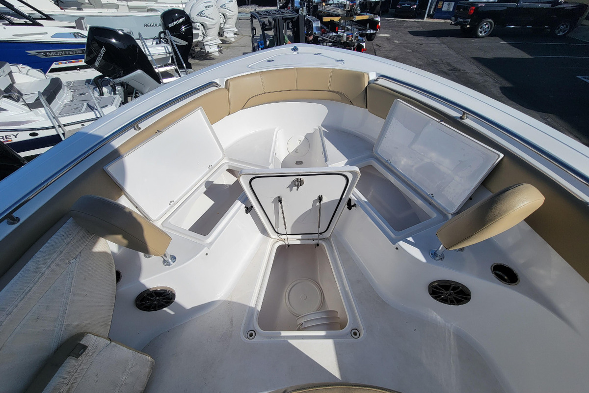 2015 Sportsman Boats Heritage 251, 17