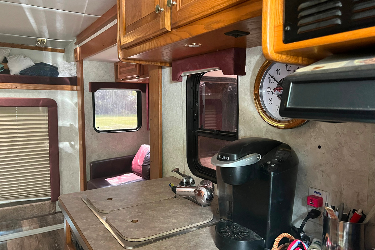 2002 Renegade Toterhome, 7