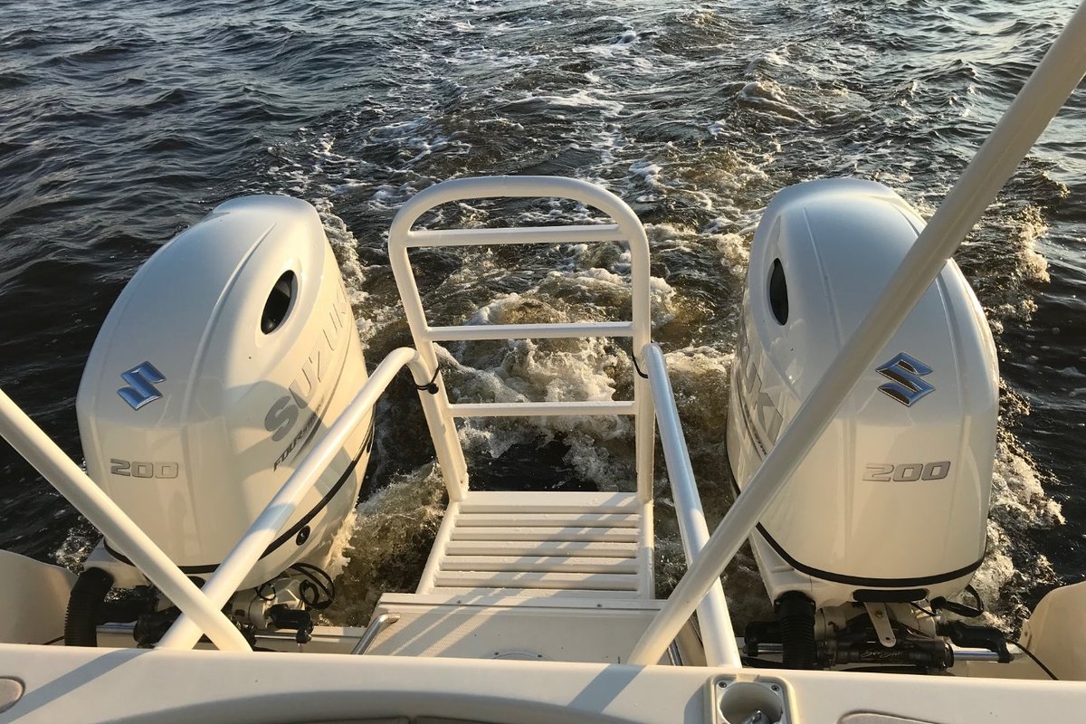 2000 World Cat 266 Leisure Cat, 13