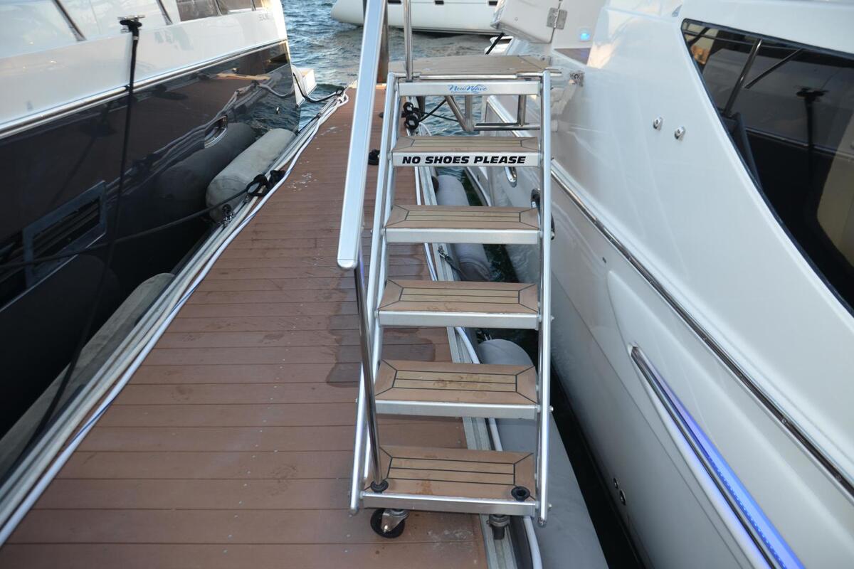 2004 Meridian Yachts 459, 45