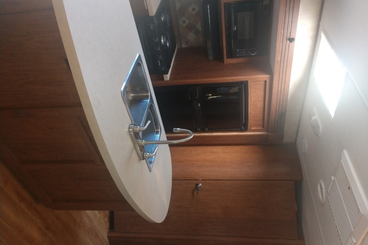 2014 Crossroads cruiser air travel trailer CAT27RB, 7