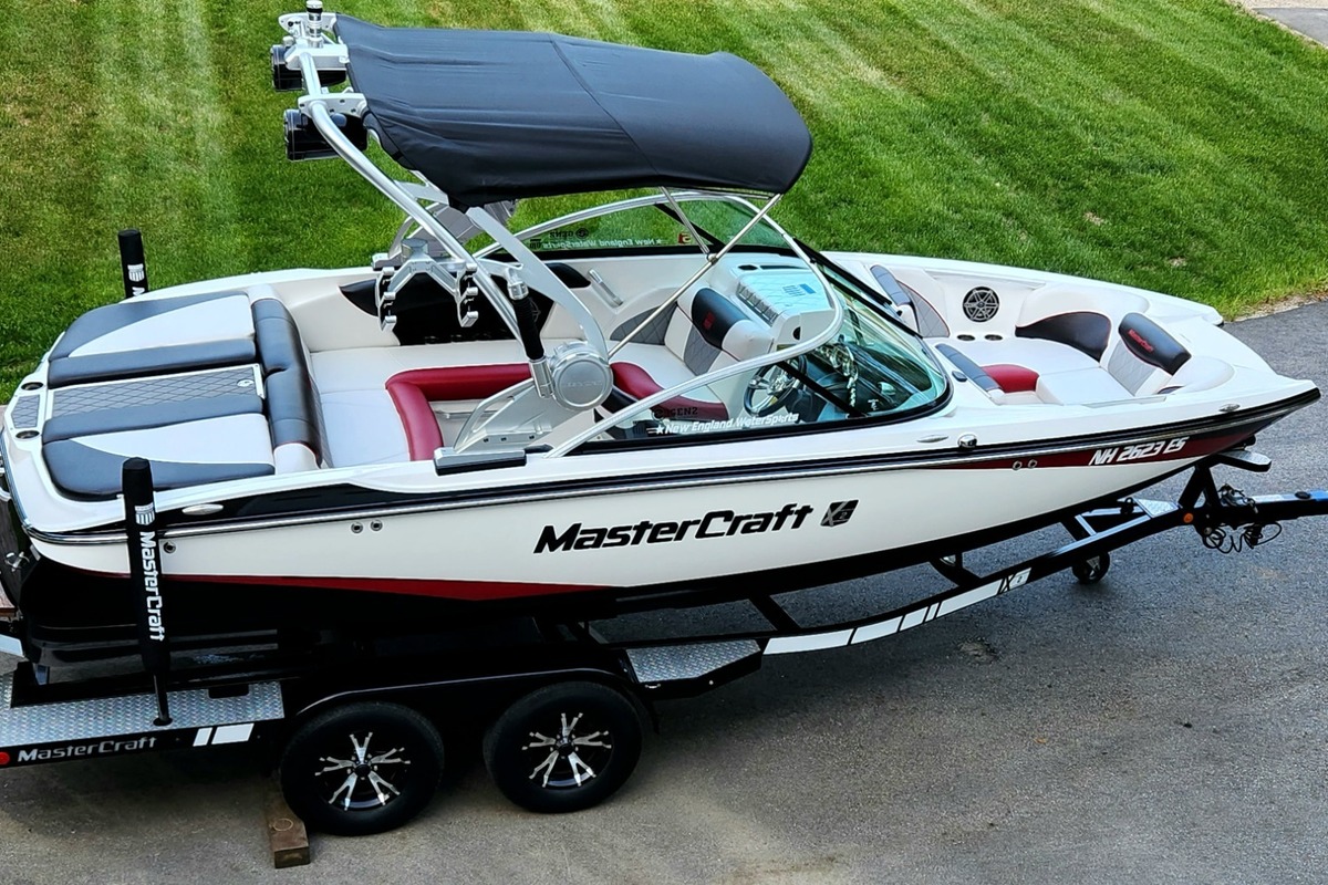 2015 MasterCraft X2 With Gen2 Surf System, 1