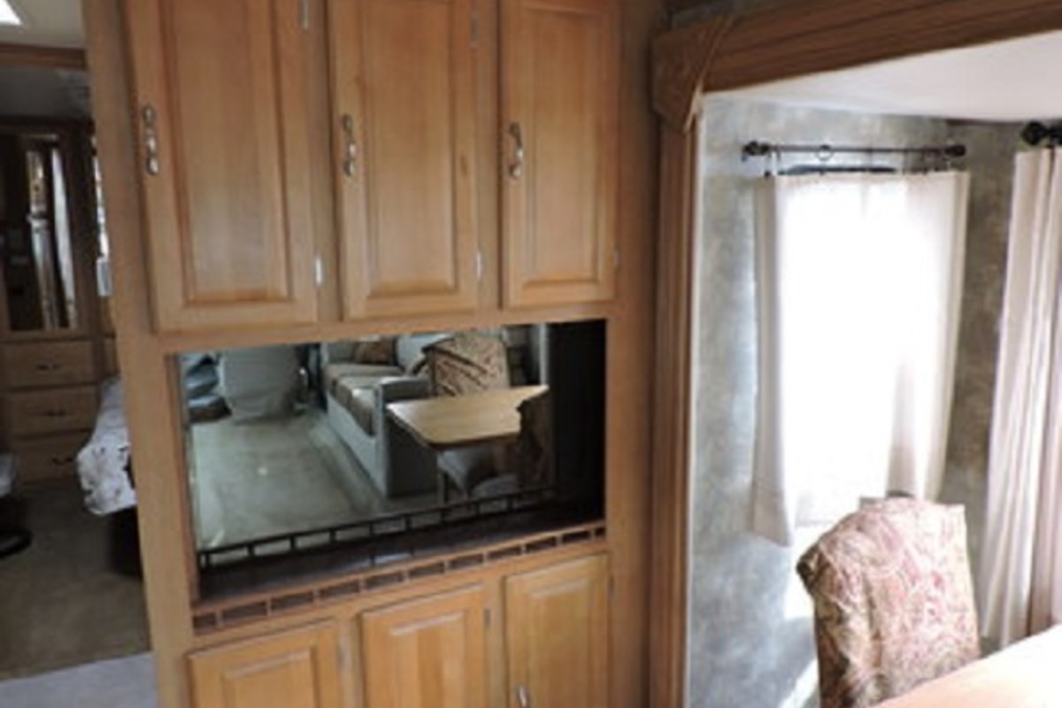 2006 Coachmen Epic 3480 DS, 16