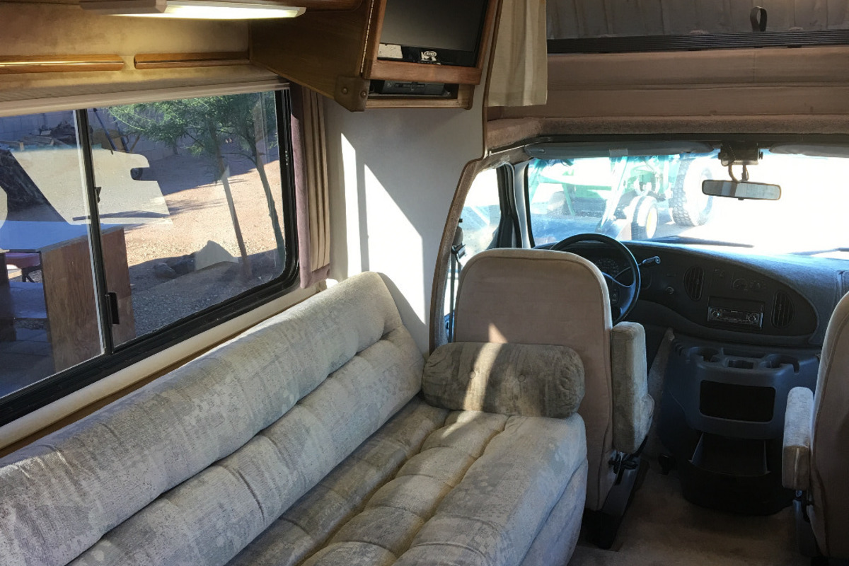 2001 Lazy Daze rear bath-- twin sofa's, 8