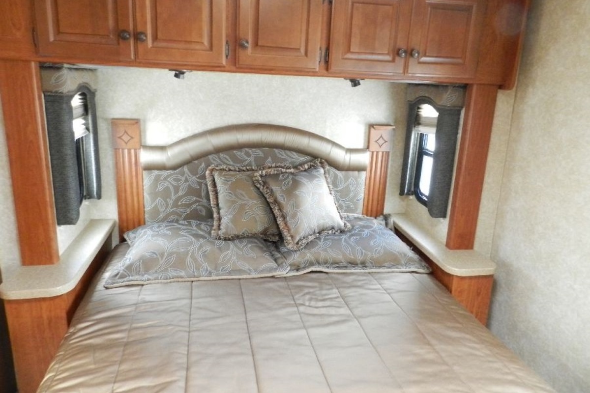 2008 Four Winds WINDSPORT 32, 17
