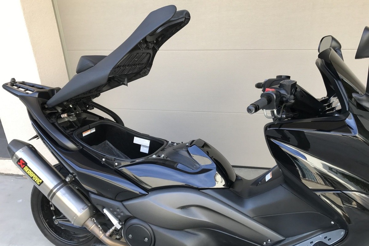 2011 Yamaha T-MAX 500, 1