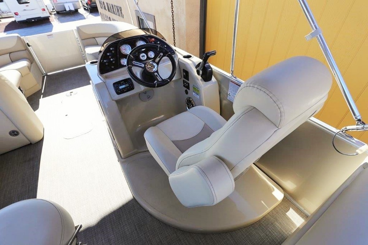 2016 Smoker Craft Sunchaser Eclipse 25, 18