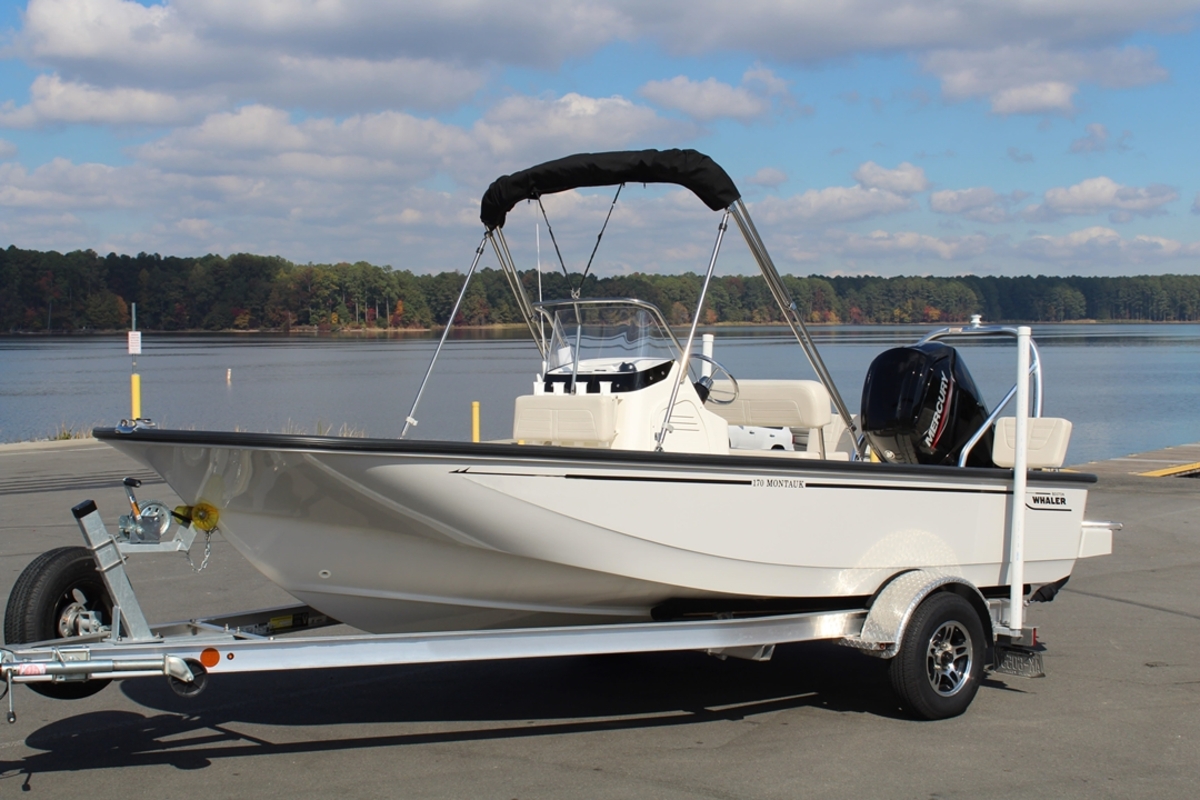 2020 Boston Whaler 170 Montauk in Newington, NH