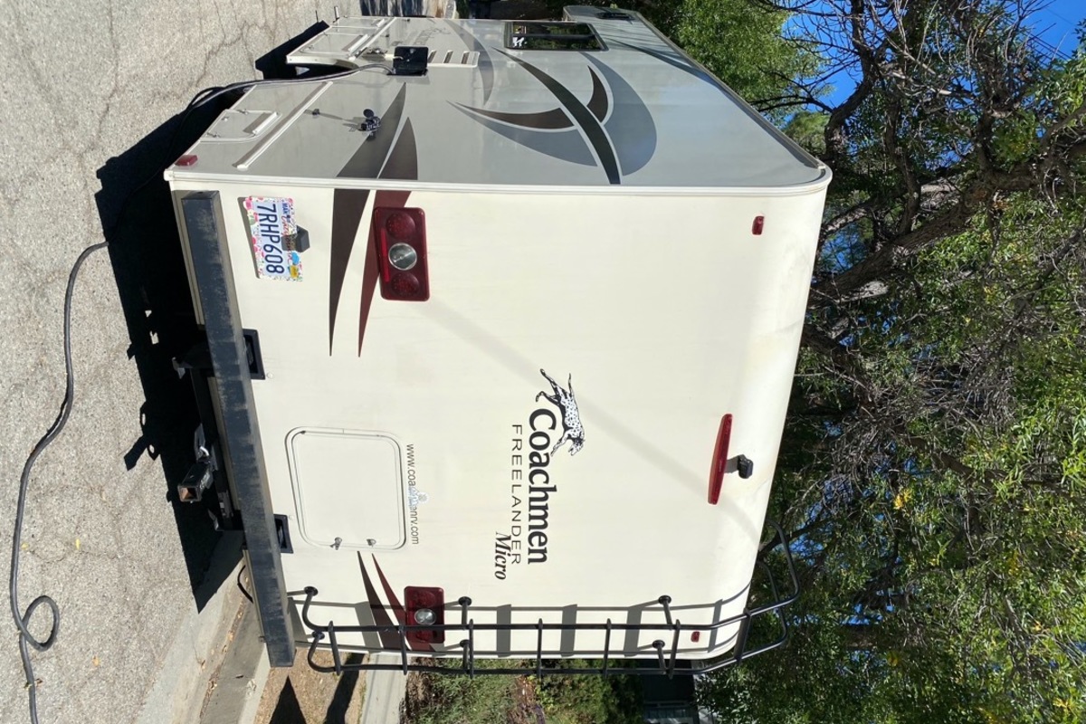2016 Coachmen Freelander Micro FLC20CBT, 1