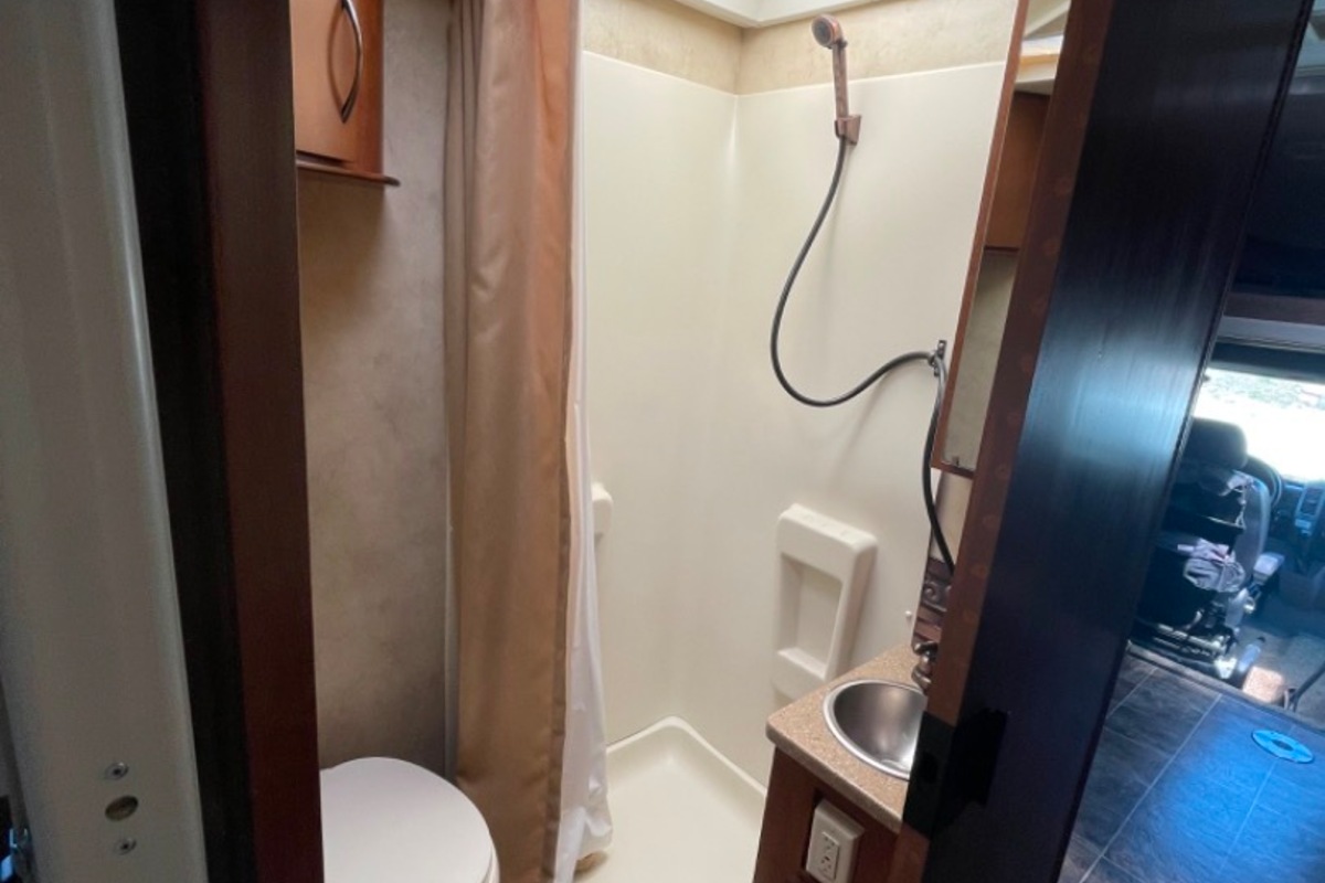 2013 Thor Citation 24SR, 8