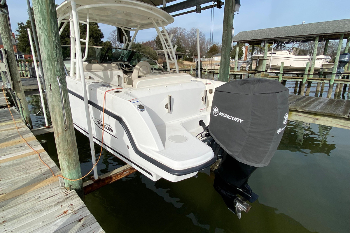 2016 Boston Whaler 230 Vantage, 3