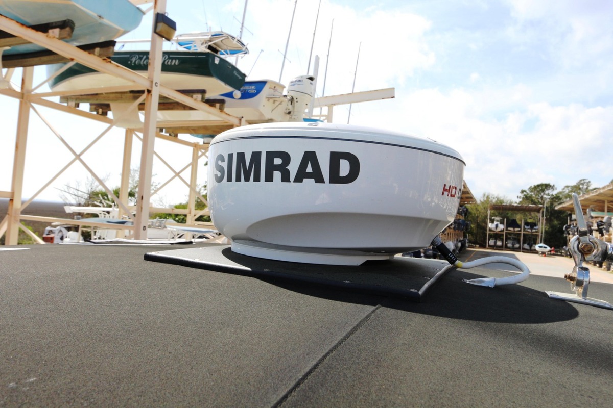 2015 Boston Whaler 240 Dauntless, 23