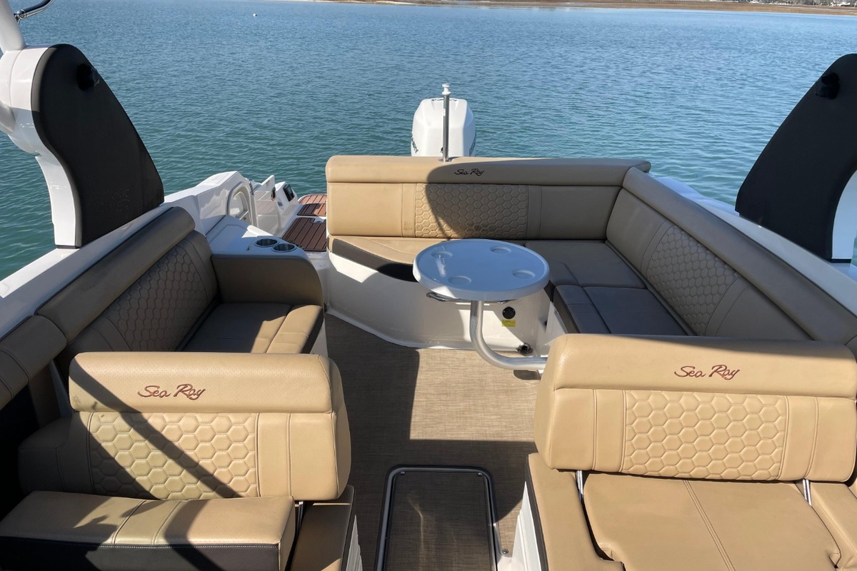 2018 Sea Ray 270 Sundeck, 11