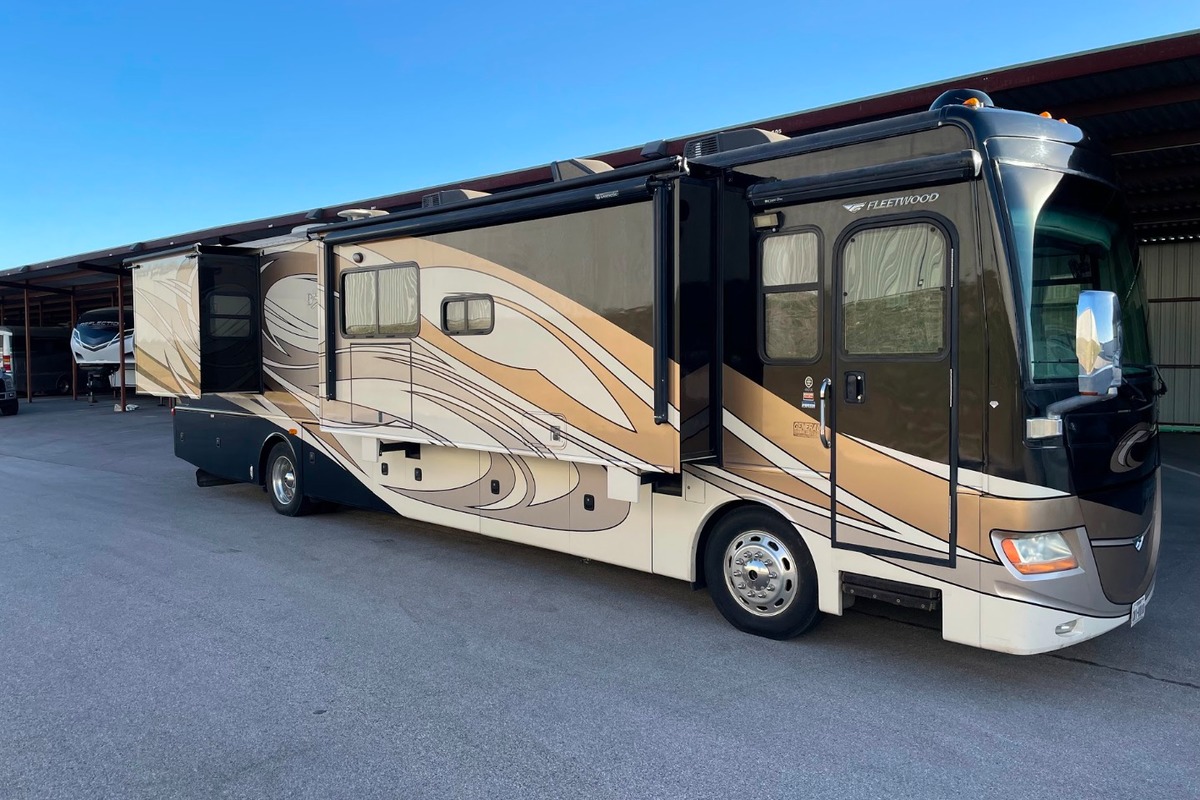 2010 Discovery 40X, 0