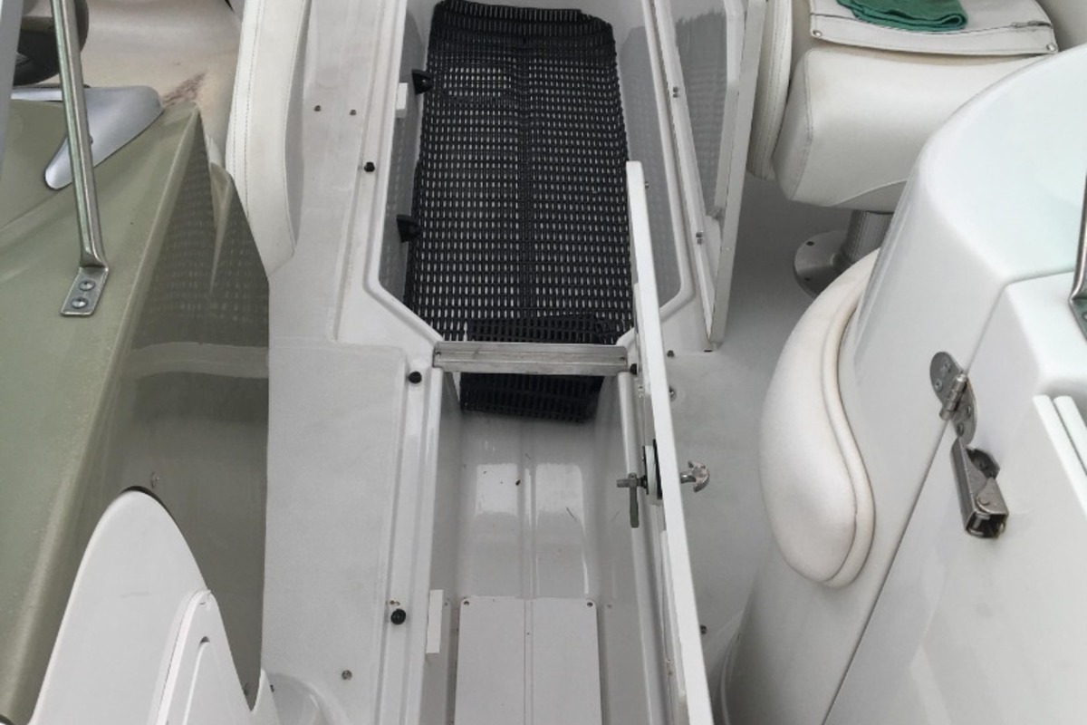 2006 Crownline 262, 13