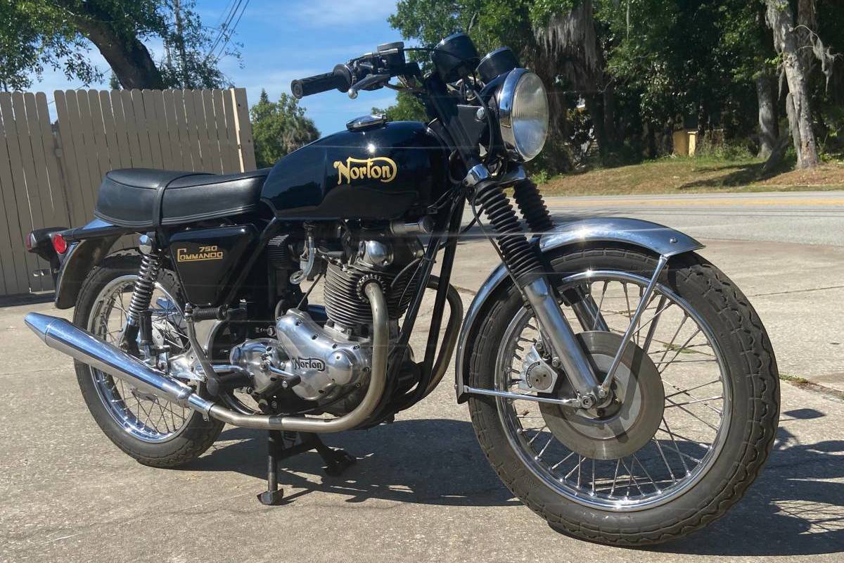 1973 Norton Motorcycles Commando, 3
