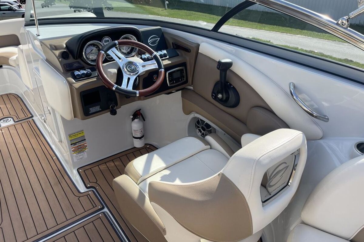 2017 Crownline E4, 5