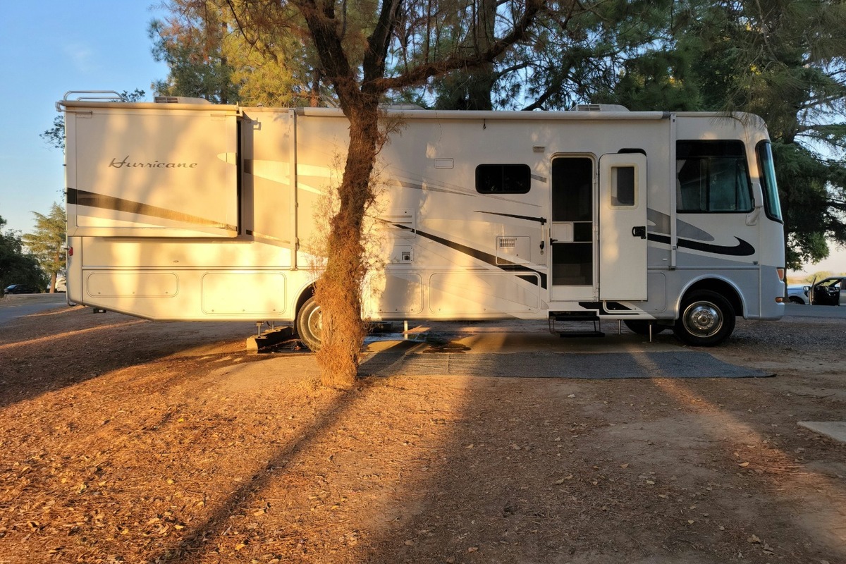 2007 Four Winds Hurricane 32R, 19