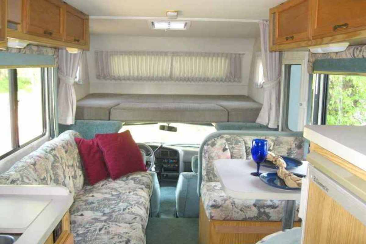 1944 WINNEBAGO WARRIOR, 4