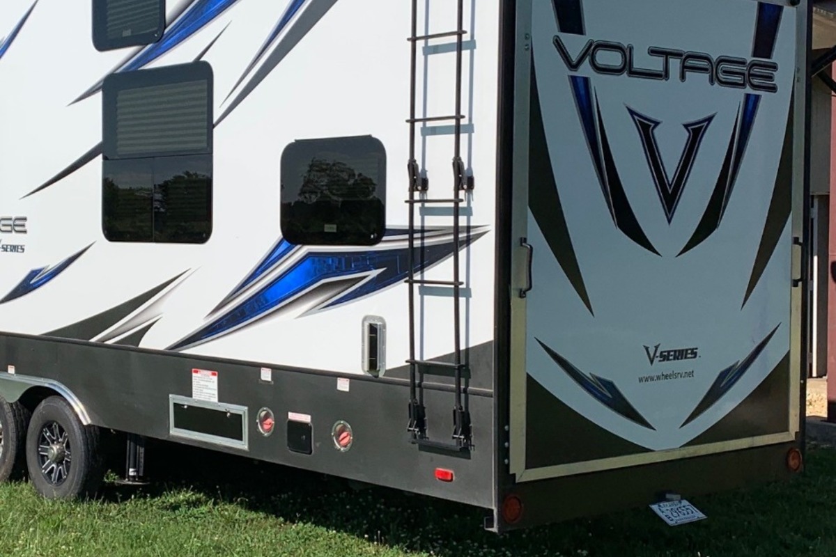 2016 Dutchmen Voltage 4105 4105, 17
