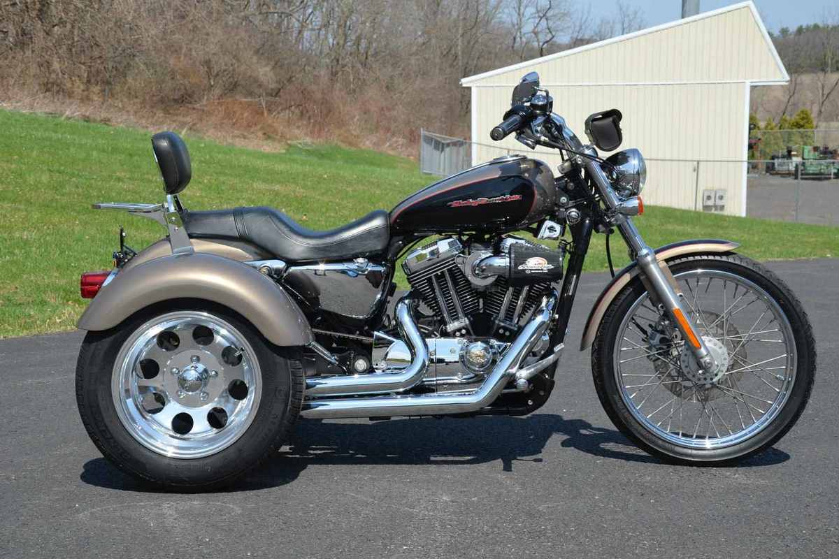 2004 Harley-Davidson Sportster, 1