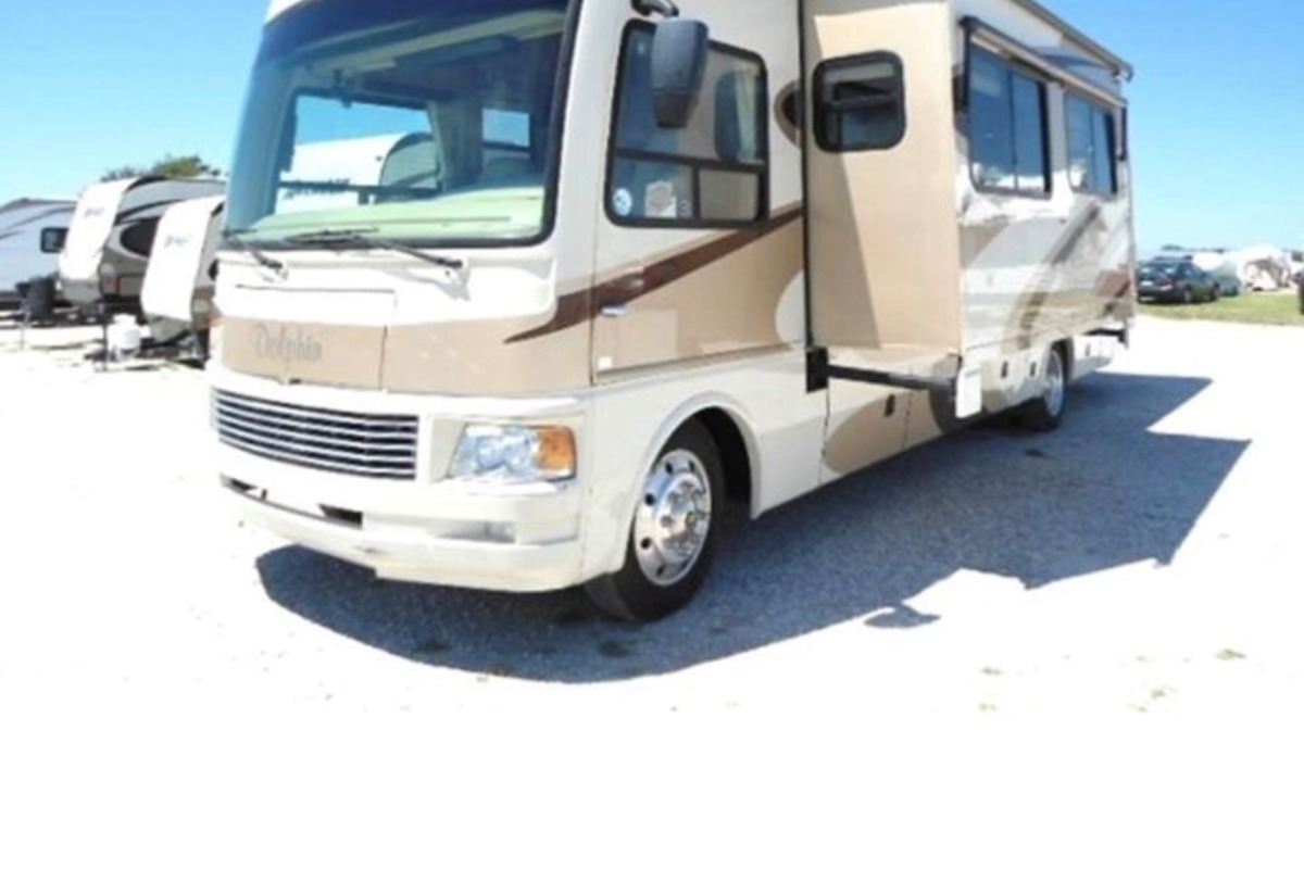 2008 National RV Dolphin DL35C, 1