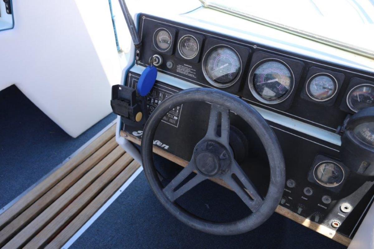 1988 Raven 190, 21
