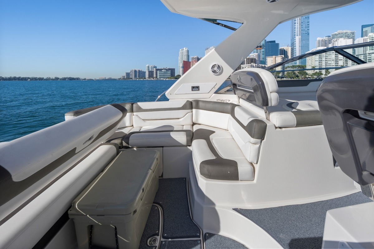 2012 Monterey 41 Sports Yacht, 15