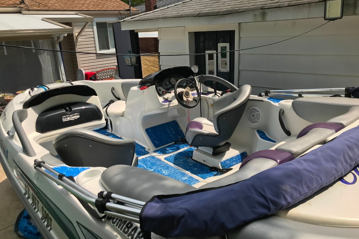 2003 SEADOO Challenger 2000 in Westland, MI
