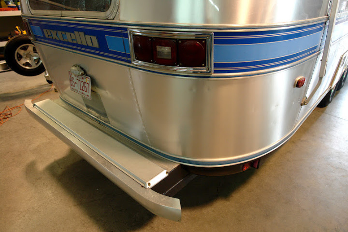 1988 AIRSTREAM Excella, 20