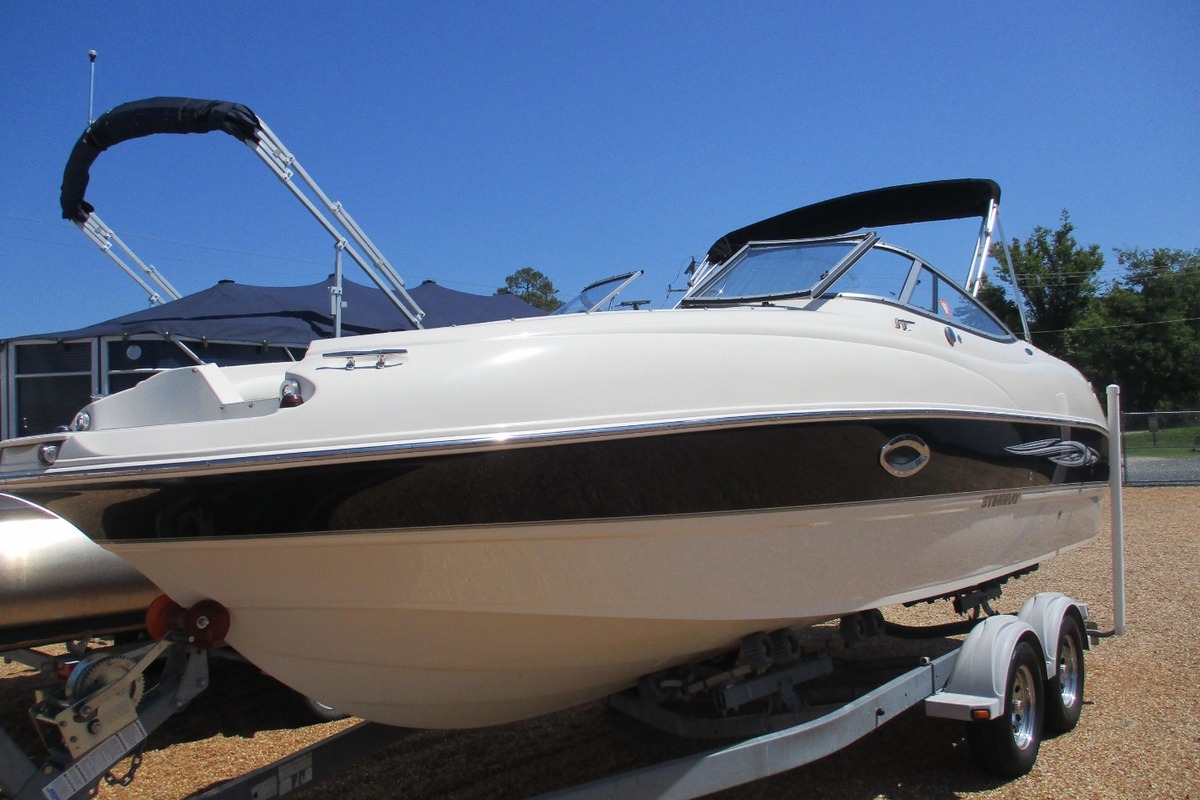 2008 Stingray 220 DR, 0