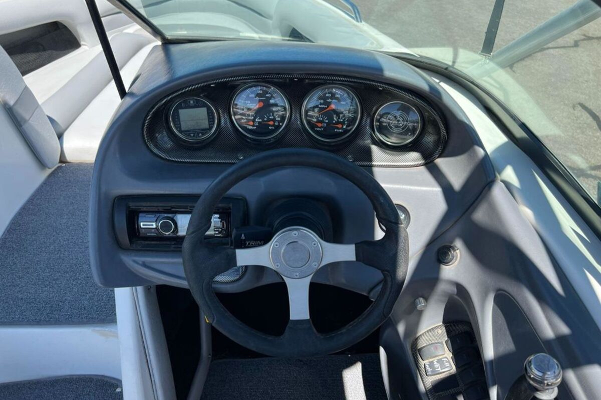 2002 Centurion Typhoon, 8