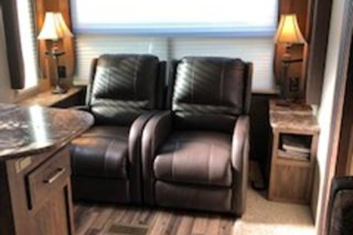 2015 Cougar 244RLSWe Half Ton, 1