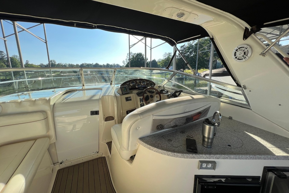 2002 Rinker 342 Fiesta Vee, 12
