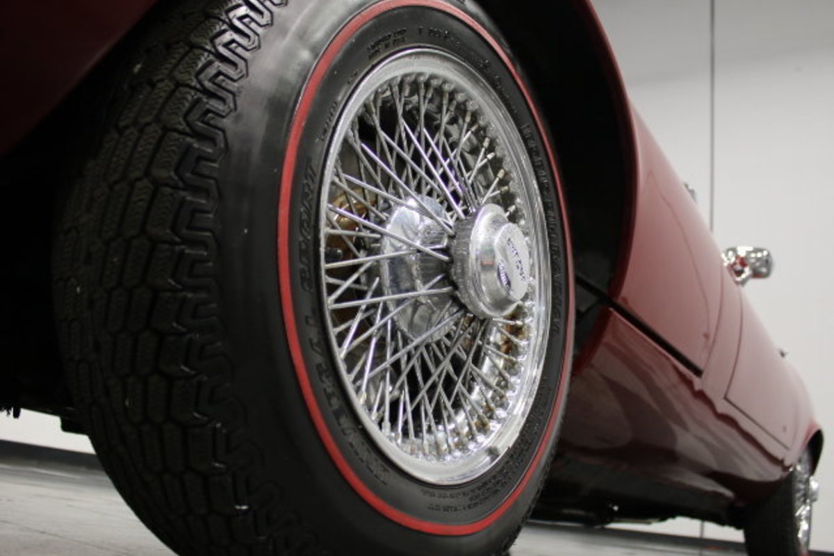 1974 Jaguar XKE, 10