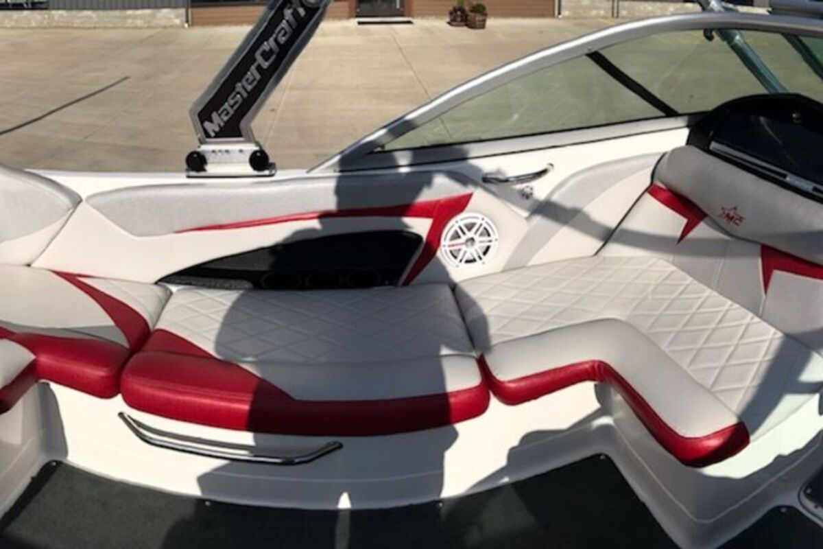 2010 MasterCraft 55804, 10