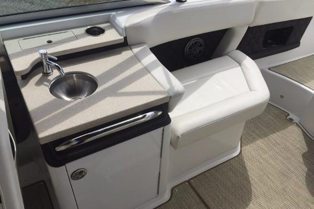 2016 Cobalt Boats A28, 22