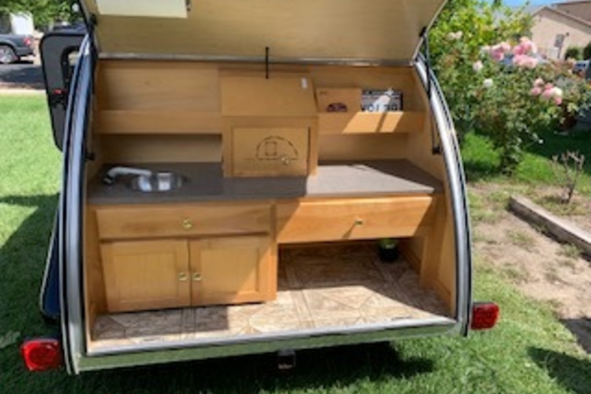 2010 Little Guy Silver Shadow 5x8, 3