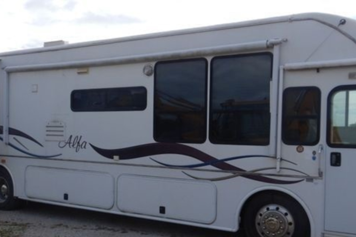 2002 Freightliner RV, 2