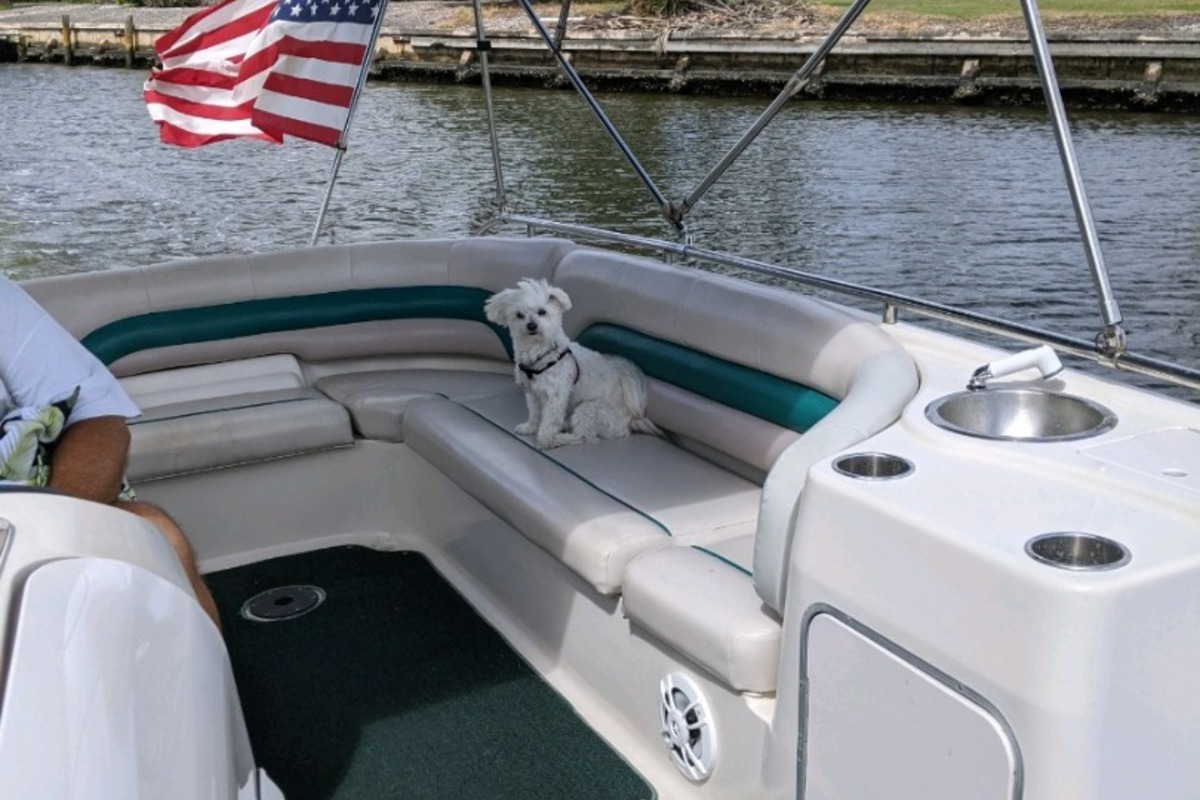1998 Hurricane Fun Deck 232, 4