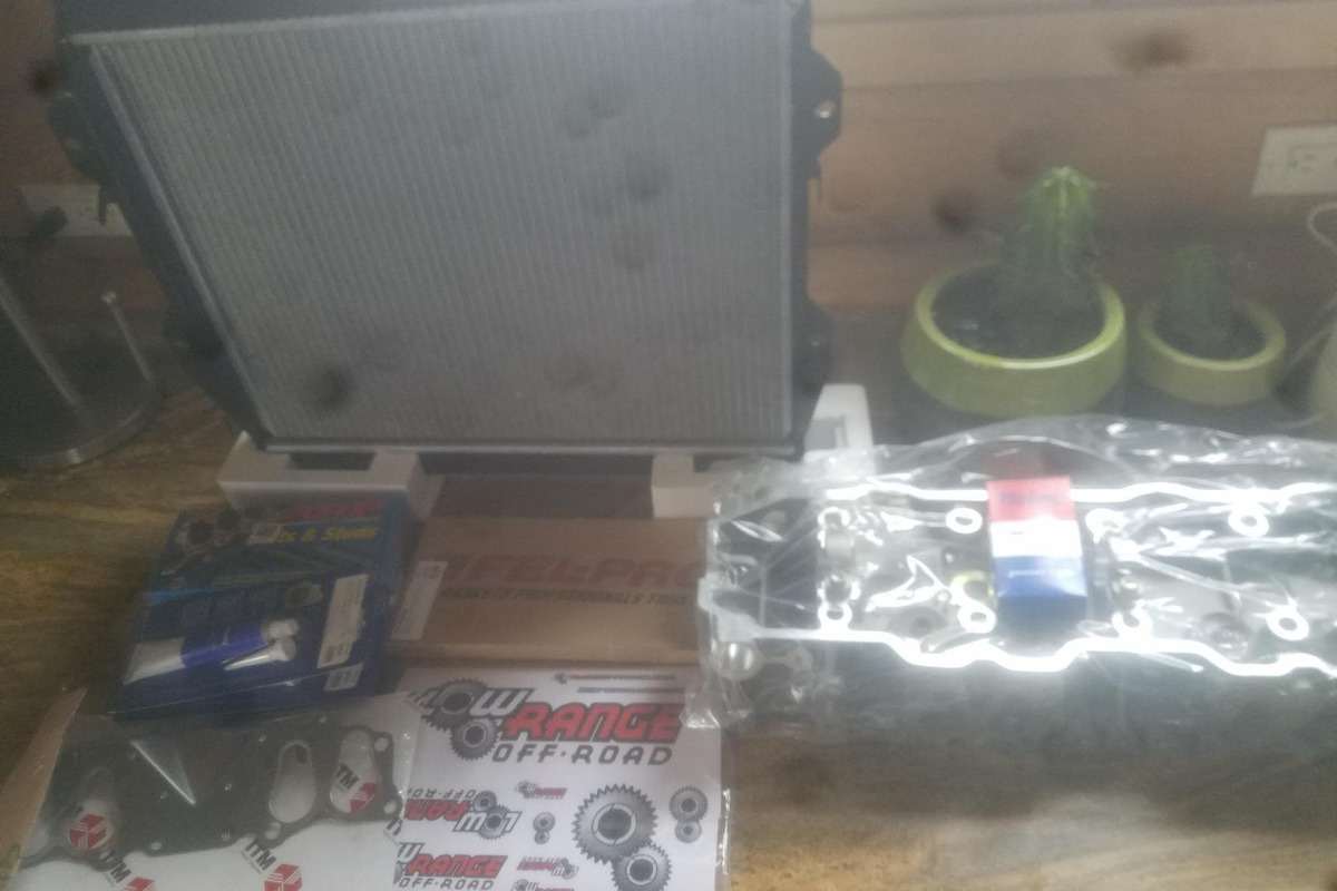 1985 Toyota Pickup rhinolined, 2