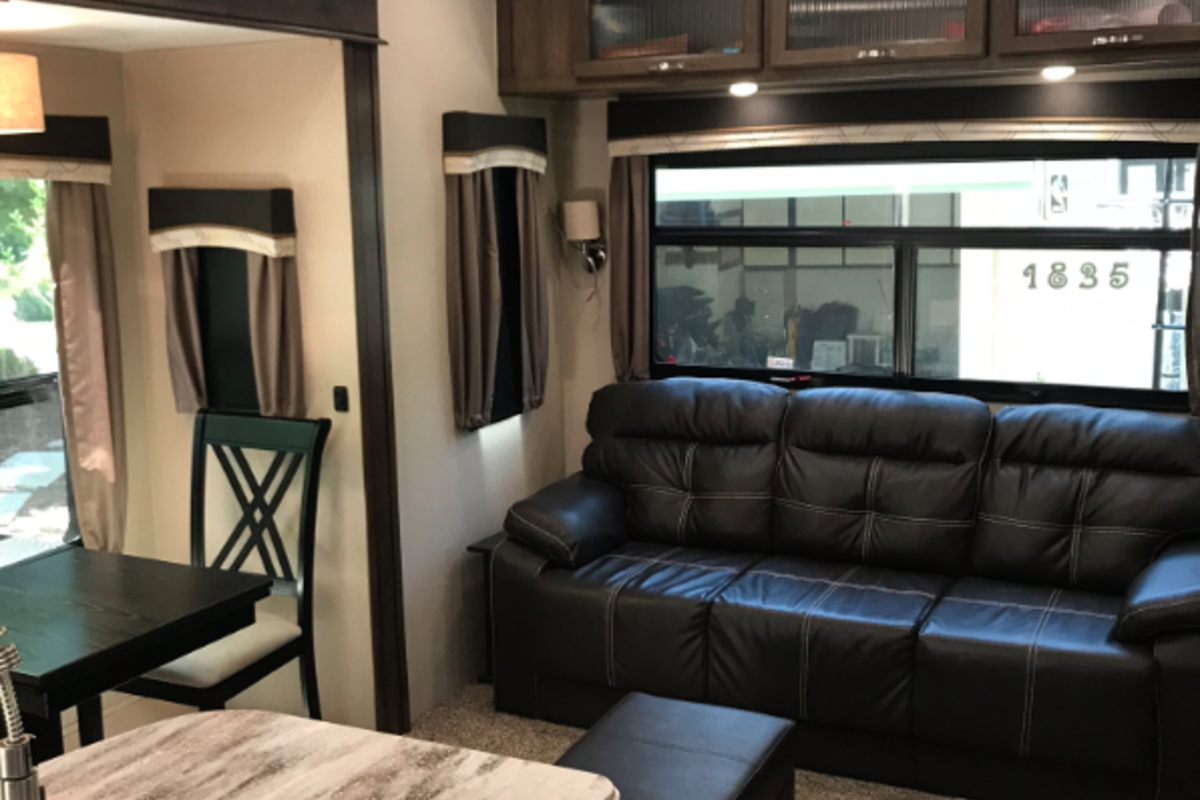 2016 Bay Hill 295RL, 5