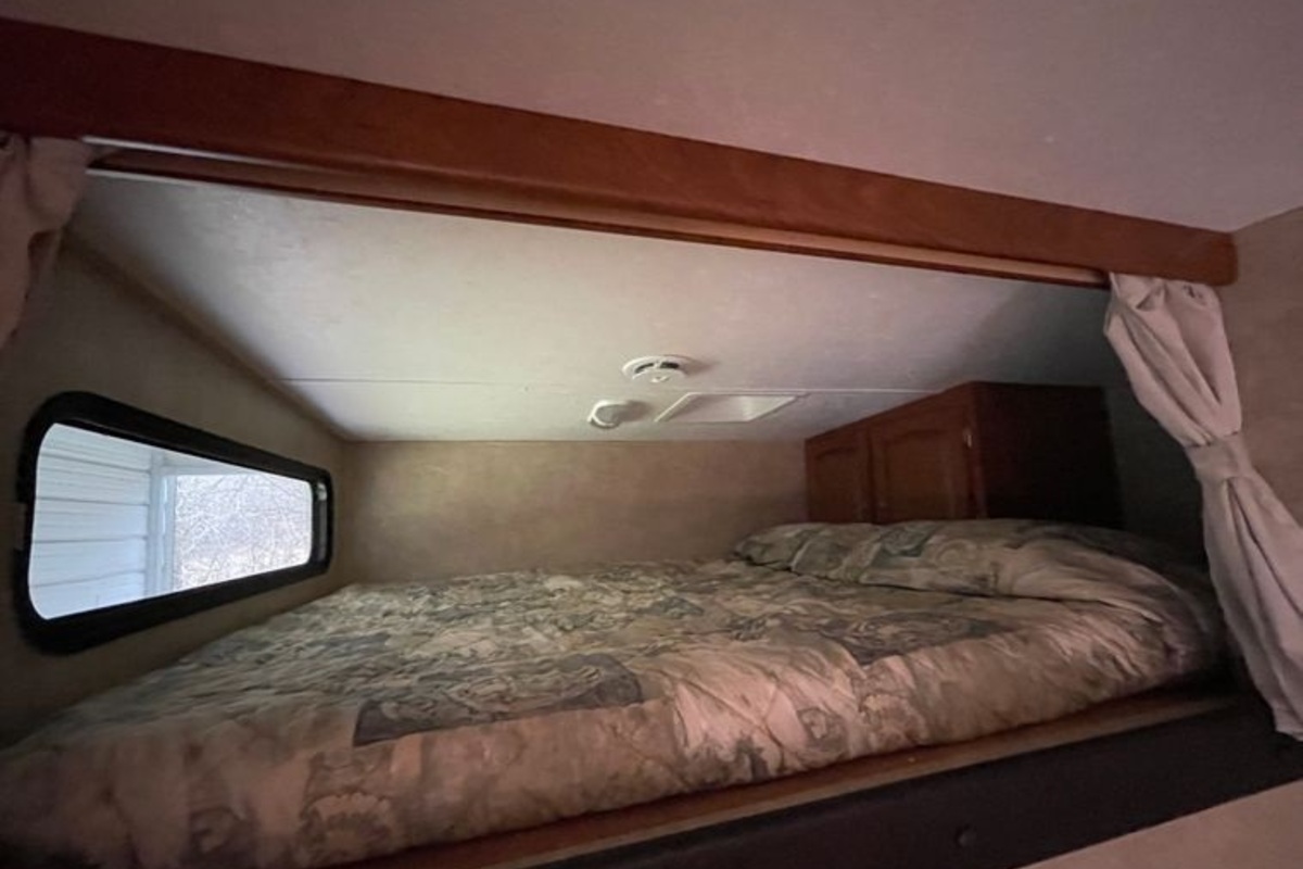 2010 Raptor 3912 toy hauler, 5
