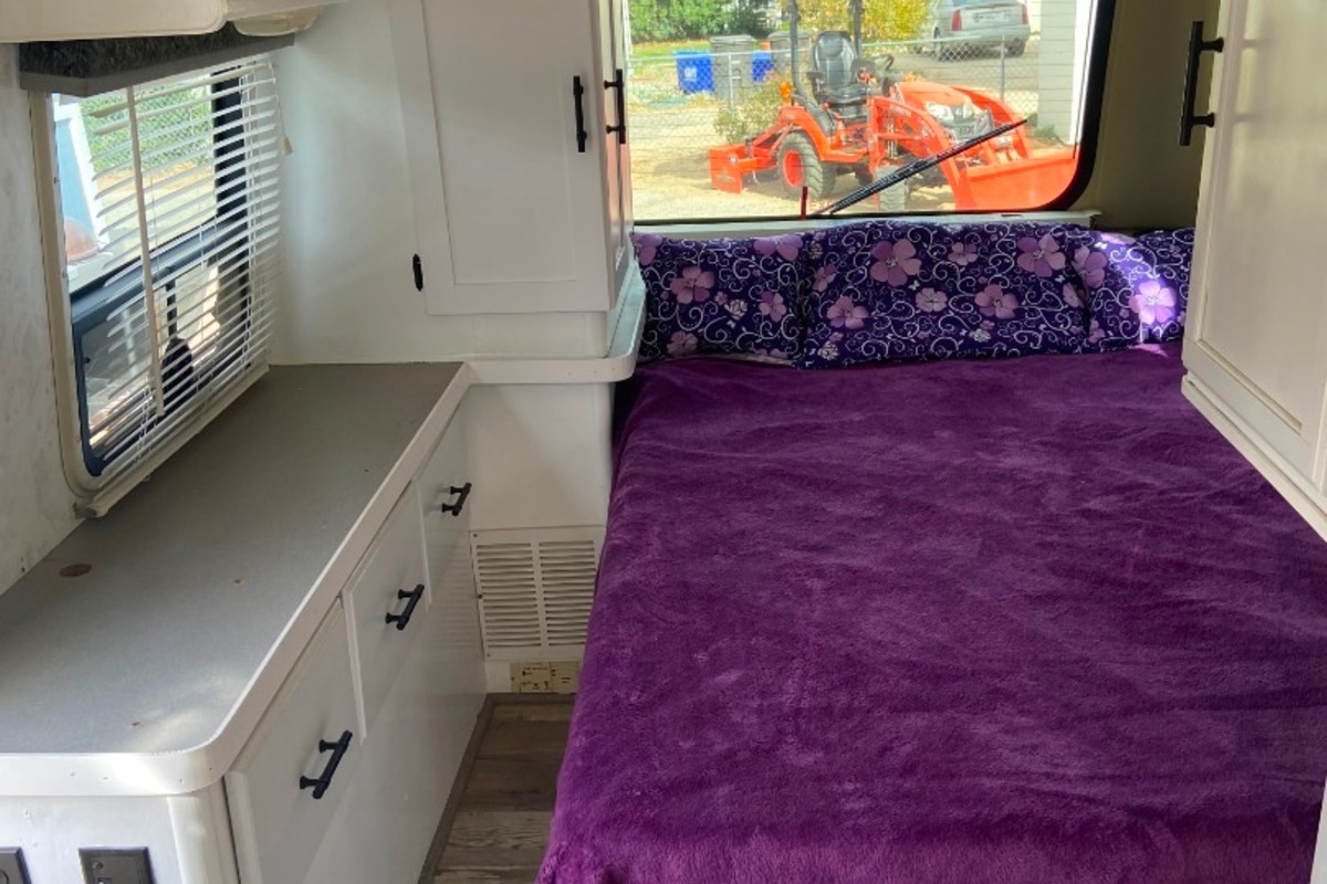 1999 Winnebago Rialta, 5