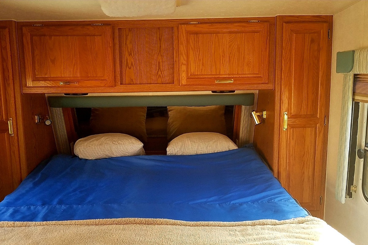 1997 Alpenlite Riviera 29 RK Limited Edition, 3